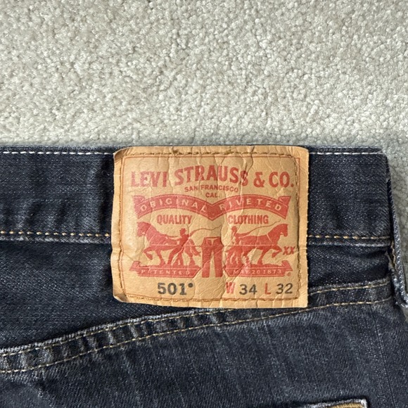 Levis 501 Jeans Men Fits 34x30 Black Button Fly Straight Leg Red Tab Denim Pants - Picture 9 of 10